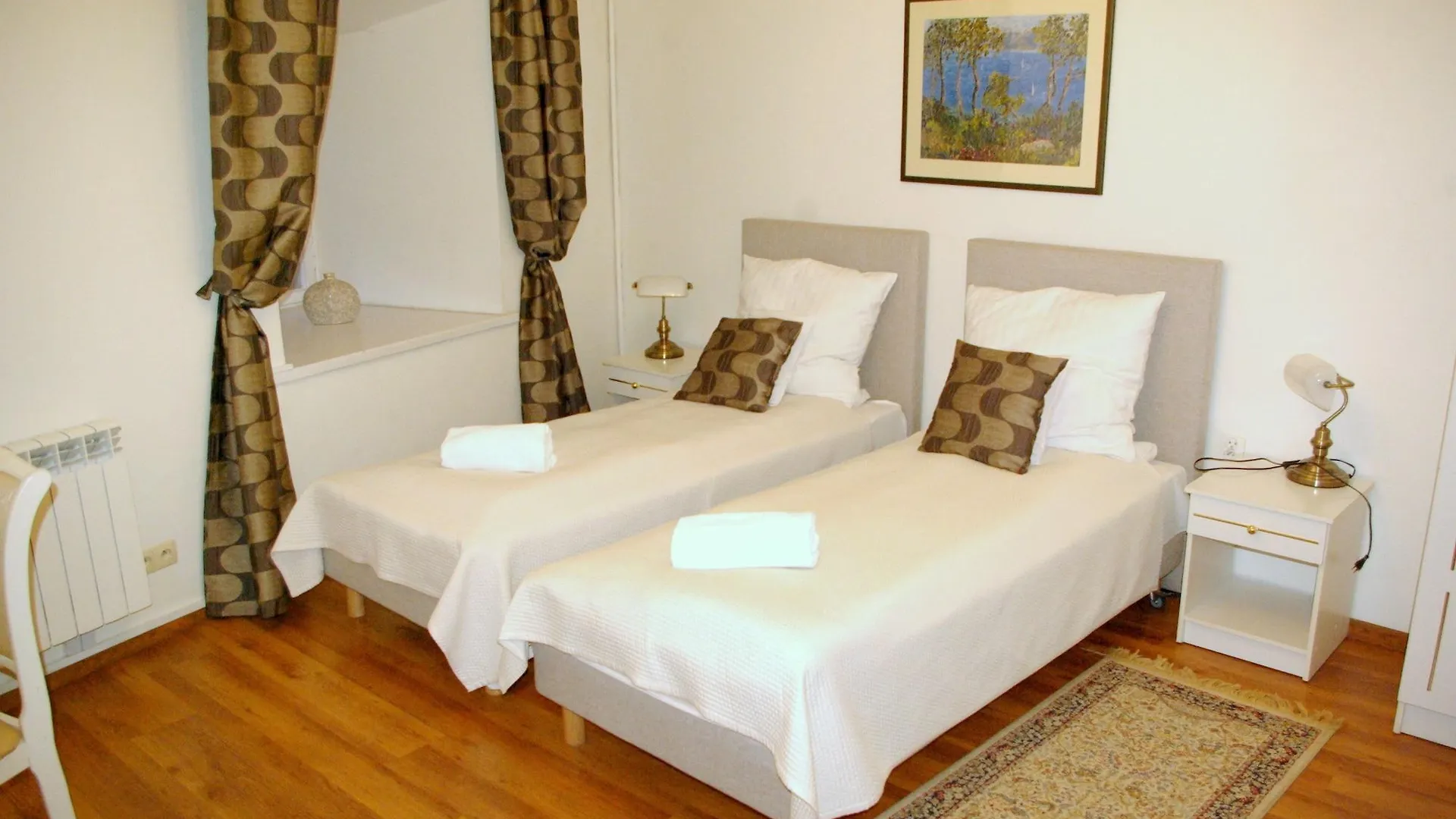 *** Bed & Breakfast Pokoje Goscinne Dom Literatury Warsaw Poland