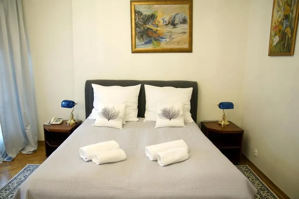 Bed & Breakfast Pokoje Goscinne Dom Literatury Warsaw