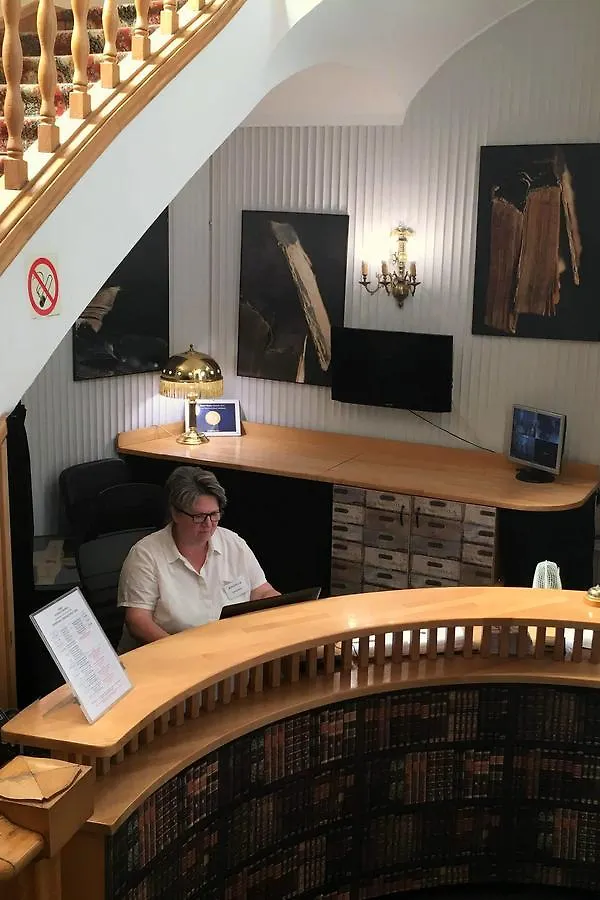 Bed & Breakfast Pokoje Goscinne Dom Literatury Warsaw