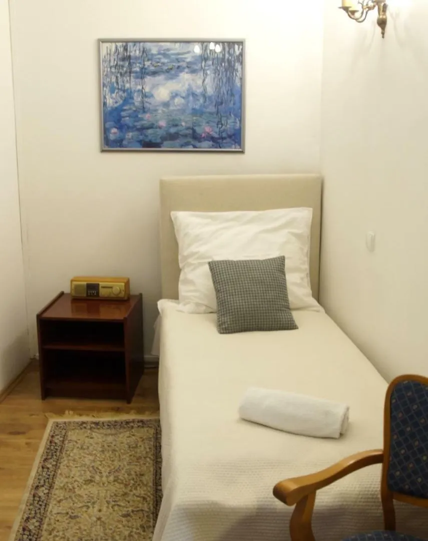 Bed & Breakfast Pokoje Goscinne Dom Literatury Warsaw