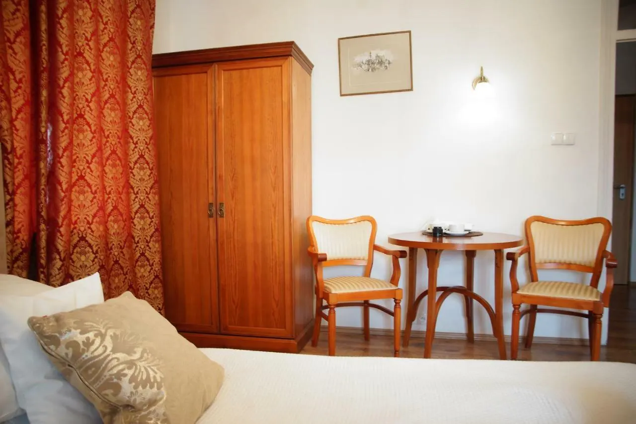 Pokoje Goscinne Dom Literatury Warsaw Bed & Breakfast
